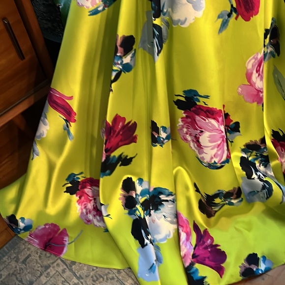 Incredible Chartreuse Floral Gown Prom Event Dress - Picture 6 of 12